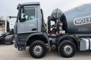 lastwagen_-_arocs_3251_8x4_liebherr_9m3__-_mercedes_279093.jpg