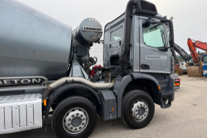 lastwagen_-_arocs_3251_8x4_liebherr_9m3__-_mercedes_279104.jpg