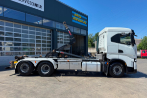 lastwagen_-_as280x48_6x2_hiab_21t_-_iveco_296853.jpg