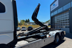 lastwagen_-_as280x48_6x2_hiab_21t_-_iveco_296858.jpg