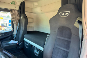 lastwagen_-_as280x48_6x2_hiab_21t_-_iveco_296860.jpg