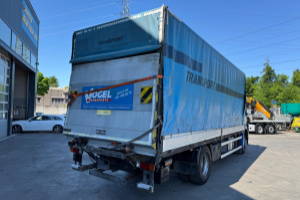 lastwagen_-_axor_1833_4x2_-_mercedes_232220.jpg
