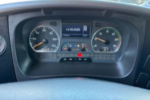 lastwagen_-_axor_1833_4x2_-_mercedes_232230.jpg
