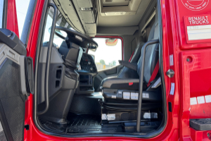 lastwagen_-_c520_10x4_abschiebemulde__no_tipper__-_renault_253595.jpg
