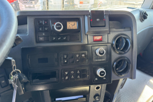 lastwagen_-_c520_10x4_abschiebemulde__no_tipper__-_renault_253599.jpg
