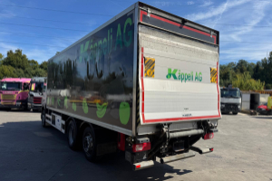 lastwagen_-_cf370_6x2_retarder_carrier_850_-_daf_250798.jpg