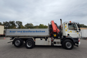 lastwagen_-_cf_85_460_6x2_4_hydrodrive_ginaf_kipper_kran_-_daf_305935.jpg