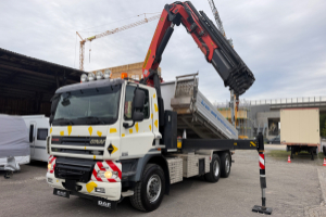 lastwagen_-_cf_85_460_6x2_4_hydrodrive_ginaf_kipper_kran_-_daf_305943.jpg