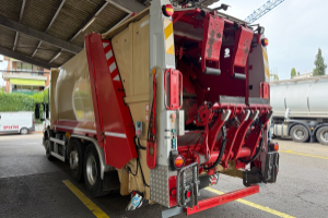 lastwagen_-_econic_2633_-_mercedes_302772.jpg