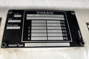 lastwagen_-_fh-460_6x2_hmf2420-7_-_volvo_303031.jpg