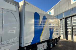 lastwagen_-_fh-460_6x2_mitsubishi_frigo_-_volvo_305904.jpg