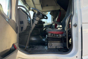 lastwagen_-_fh-460_6x2_mitsubishi_frigo_-_volvo_305907.jpg