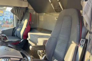lastwagen_-_fh-460_6x2_mitsubishi_frigo_-_volvo_305908.jpg
