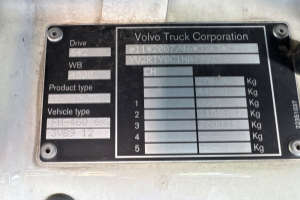 lastwagen_-_fh-460_6x2_mitsubishi_frigo_-_volvo_305911.jpg