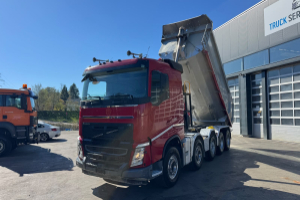 lastwagen_-_fh-500_10x4_schwarzmueller_19m3_-_volvo_306502.jpg