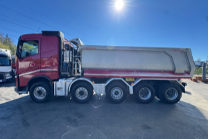 lastwagen_-_fh-500_10x4_schwarzmueller_19m3_-_volvo_306510.jpg