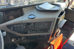 lastwagen_-_fh-500_10x4_schwarzmueller_19m3_-_volvo_306517.jpg