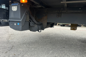 lastwagen_-_fl_210_4x2_blacheund_hebebuehne_-_volvo_209317.jpg