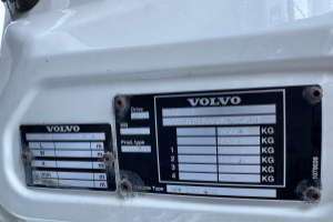 lastwagen_-_fm-330_4x2__-_volvo_307304.jpg