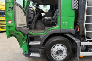 lastwagen_-_fm-440_6x2_getreidekipper_-_volvo_257873.jpg