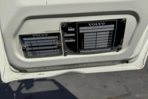 lastwagen_-_fm-440_8x4_hiab_25t_ahk_-_volvo_251594.jpg
