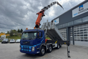 lastwagen_-_fm-460_8x2_palfinger_pk44002_flyjib_und_seilwinde_-_volvo_251595.jpg