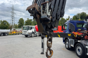 lastwagen_-_fm-460_8x2_palfinger_pk44002_flyjib_und_seilwinde_-_volvo_251610.jpg