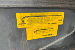 lastwagen_-_fm-460_8x2_palfinger_pk44002_flyjib_und_seilwinde_-_volvo_251611.jpg