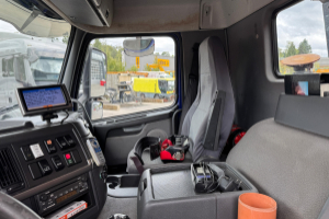 lastwagen_-_fm-460_8x2_palfinger_pk44002_flyjib_und_seilwinde_-_volvo_251615.jpg