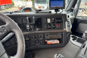 lastwagen_-_fm-460_8x2_palfinger_pk44002_flyjib_und_seilwinde_-_volvo_251616.jpg