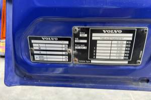 lastwagen_-_fm-460_8x2_palfinger_pk44002_flyjib_und_seilwinde_-_volvo_251618.jpg