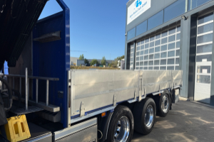 lastwagen_-_fm-500_8x4_hmf5030_flyjib_und_troil_-_volvo_298416.jpg