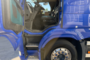 lastwagen_-_fm-500_8x4_hmf5030_flyjib_und_troil_-_volvo_298419.jpg