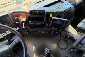 lastwagen_-_fm12-340_4x2_kipper_kran__-_volvo_298688.jpg