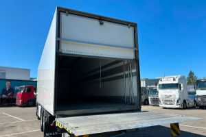 lastwagen_-_fm_460_8x2_-_volvo_298638.jpg