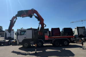 lastwagen_-_fm_480_szm_8x2_fassi_1100_flyjip_troil__-_volvo_304229.jpg