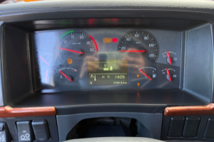 lastwagen_-_fm_480_szm_8x2_fassi_1100_flyjip_troil__-_volvo_304230.jpg