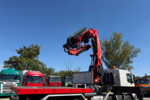 lastwagen_-_fm_480_szm_8x2_fassi_1100_flyjip_troil__-_volvo_304235.jpg