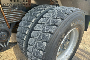 lastwagen_-_fmx-460_6x6r__3_seitenkipper_-_volvo_307817.jpg