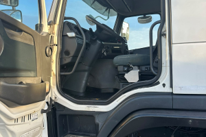 lastwagen_-_fmx-460_6x6r__3_seitenkipper_-_volvo_307818.jpg