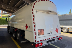 lastwagen_-_g450__8x2_-_scania_293439.jpg