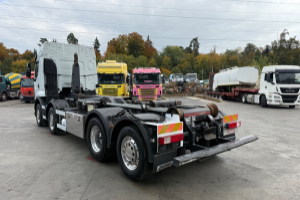 lastwagen_-_lander_8x2_retarder_lift-undlenkachse_-_renault_257849.jpg