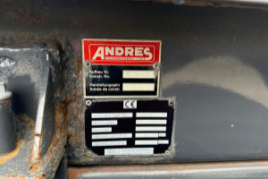 lastwagen_-_lander_8x2_retarder_lift-undlenkachse_-_renault_257851.jpg