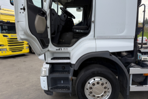 lastwagen_-_lander_8x2_retarder_lift-undlenkachse_-_renault_257854.jpg