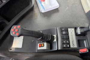 lastwagen_-_lander_8x2_retarder_lift-undlenkachse_-_renault_257858.jpg