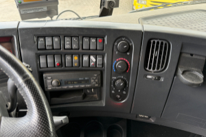 lastwagen_-_lander_8x2_retarder_lift-undlenkachse_-_renault_257859.jpg
