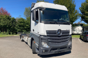 lastwagen_-_mercedes_actros_1842_containerchassis__ab_mfk__ab_service_-_mercedes_253092.jpg