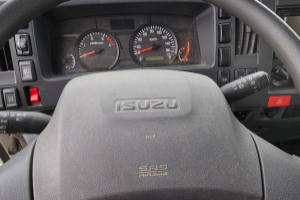 lastwagen_-_nmr85_-_isuzu_241259.jpg