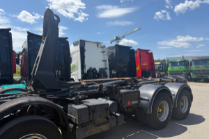 lastwagen_-_p113_hl_360_8x4__-_scania_293382.jpg