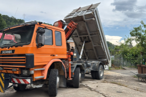 lastwagen_-_p_113_hk_6x4_kipper_mit_ladekran_-_scania_307110.jpg